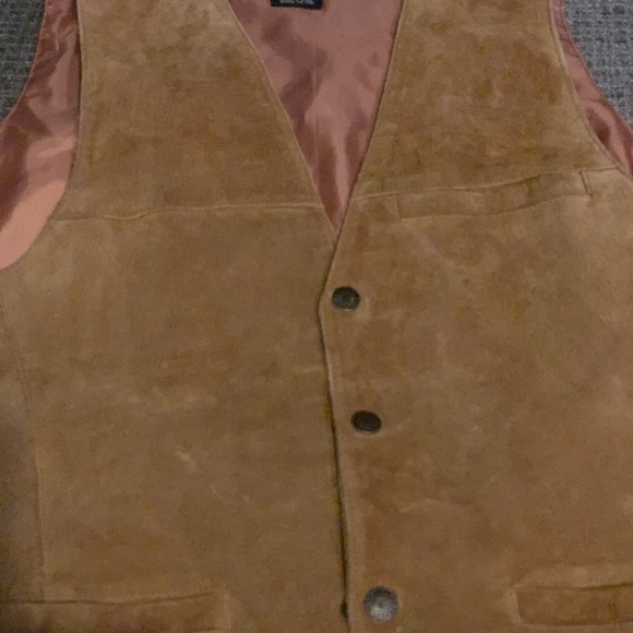 Men’s Suede vest with snaps closure. Size L - Picture 1 of 3